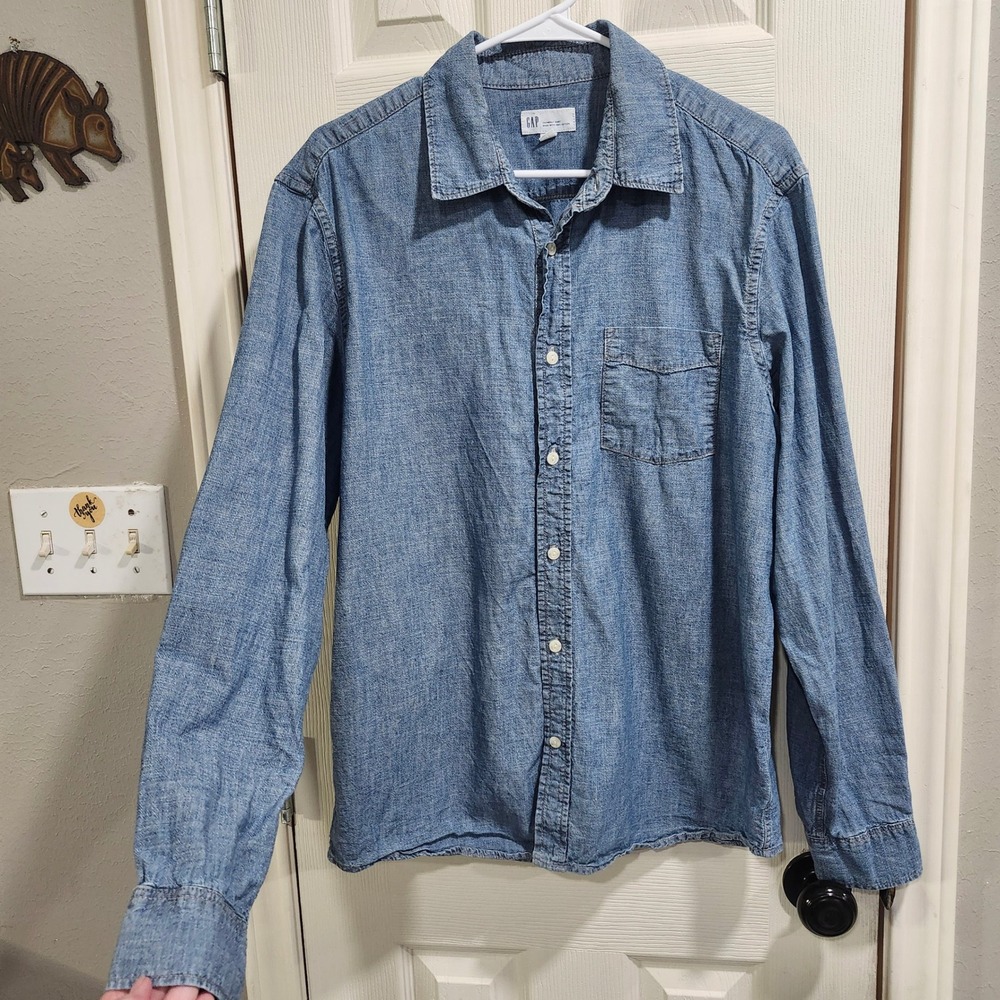 Gap Mens Chambray Shirt Blue Denim Long Sleeve Button Down Large Pocket Cotton